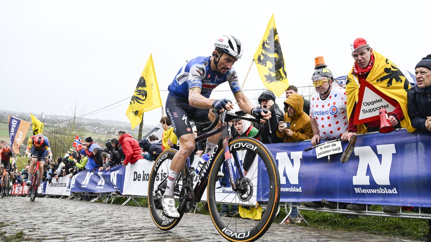 Cycling: Julian Alaphilippe took part in the Flanders Classics with a broken knee