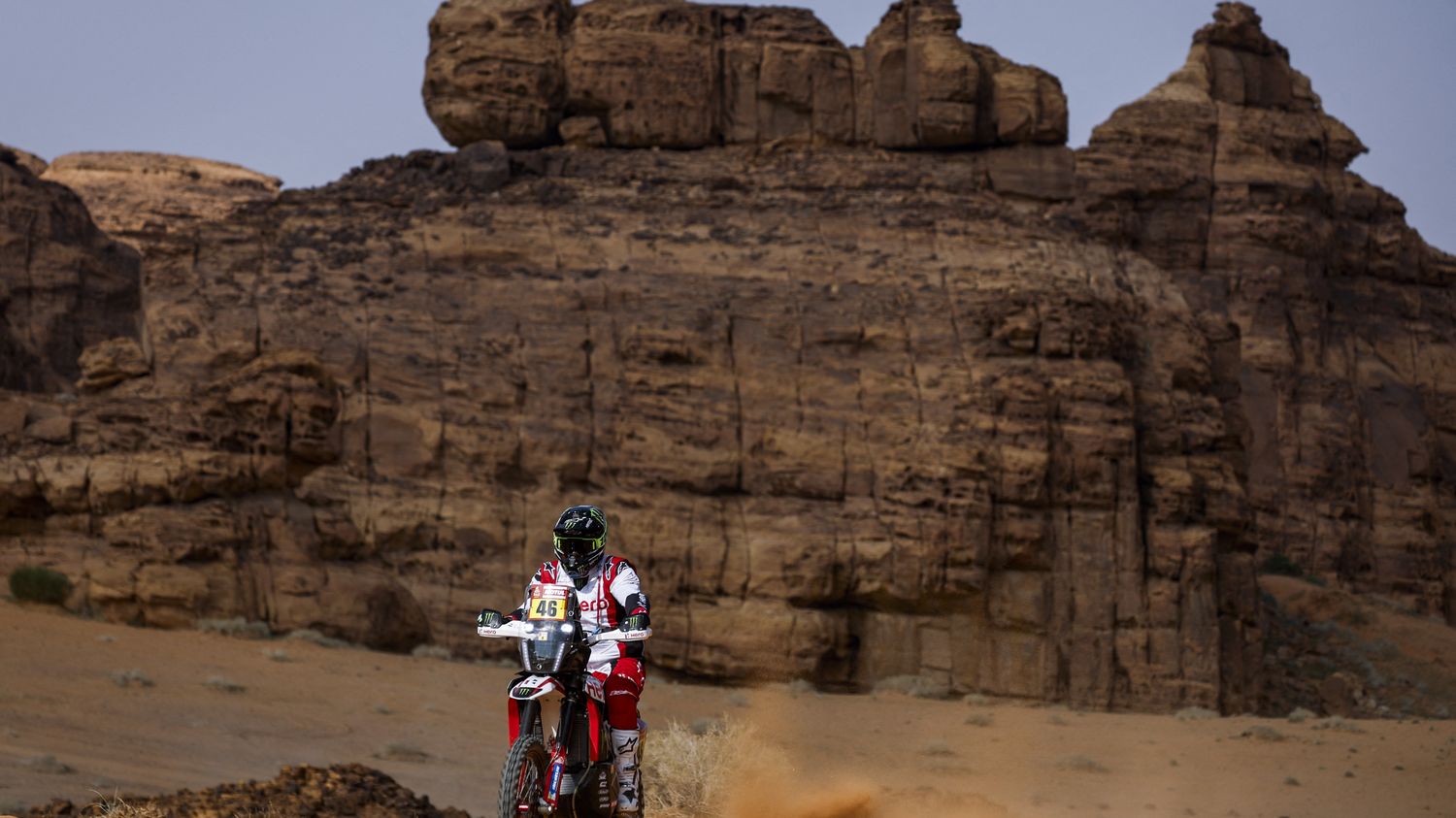 Dakar 2024: Botswanan Ross Branch wins the first stage in the motorcycle category, Frenchman Adrien Van Beveren is more than 20 minutes behind