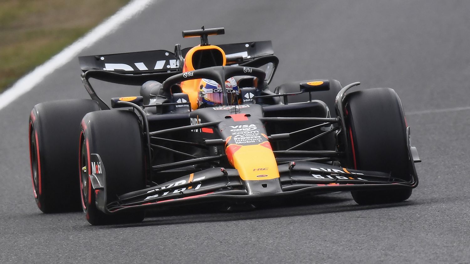 F1: Max Verstappen on pole position for the Japanese Grand Prix, Charles Leclerc misses out