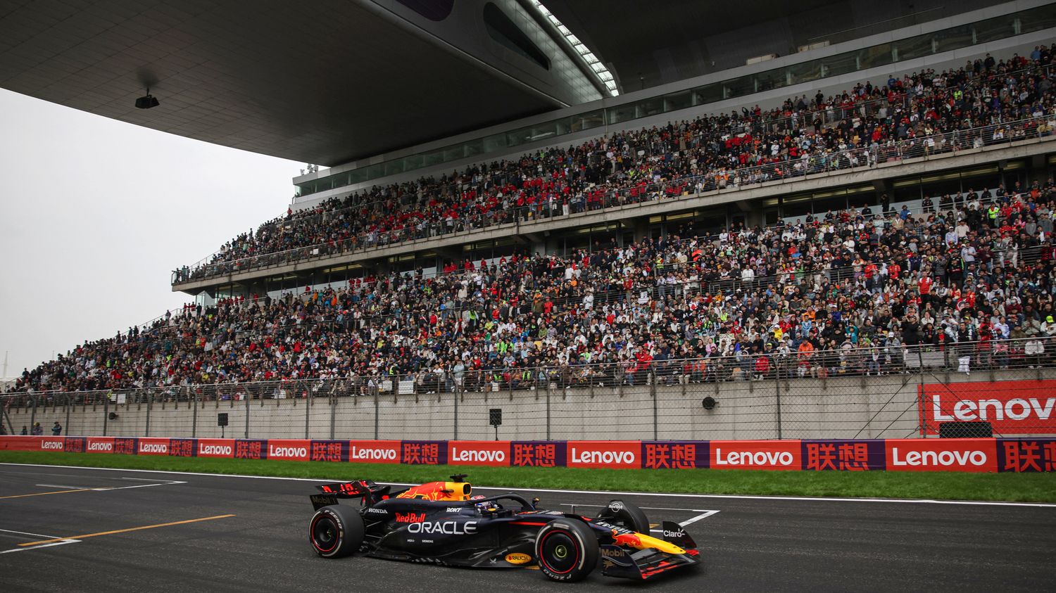 F1: Relive Max Verstappen's easy win in China