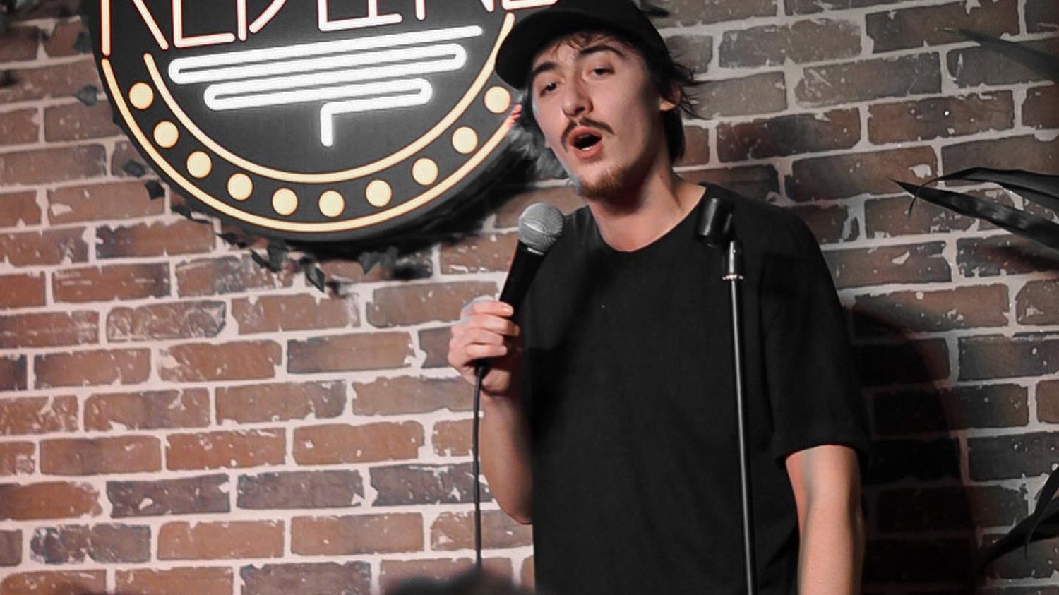 In Montpellier, a bar has been turned into a comedy club to welcome amateur stand-up performers