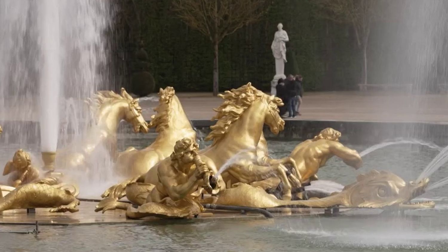 Palace of Versailles: the famous Apollo pool is back