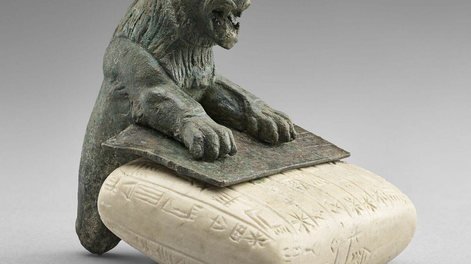 The Louvre welcomes rare oriental antiquities from the New York Met, which is currently being restored
