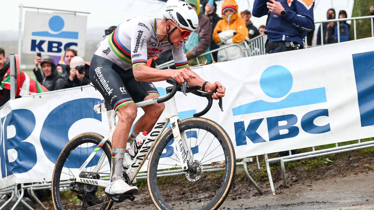 Tour of Flanders 2024: Mathieu van der Poel wins solo... Relive the Dutchman's third crown in this race