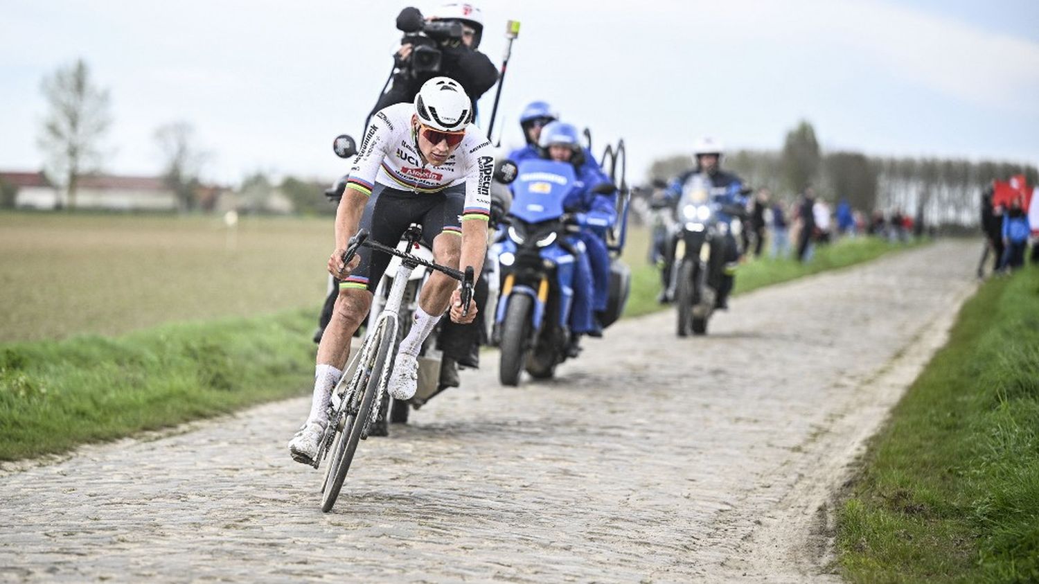 VIDEO.  Paris-Roubaix: relive the triumph of Mathieu van der Poel, master of the cobblestones of the Hell of the North